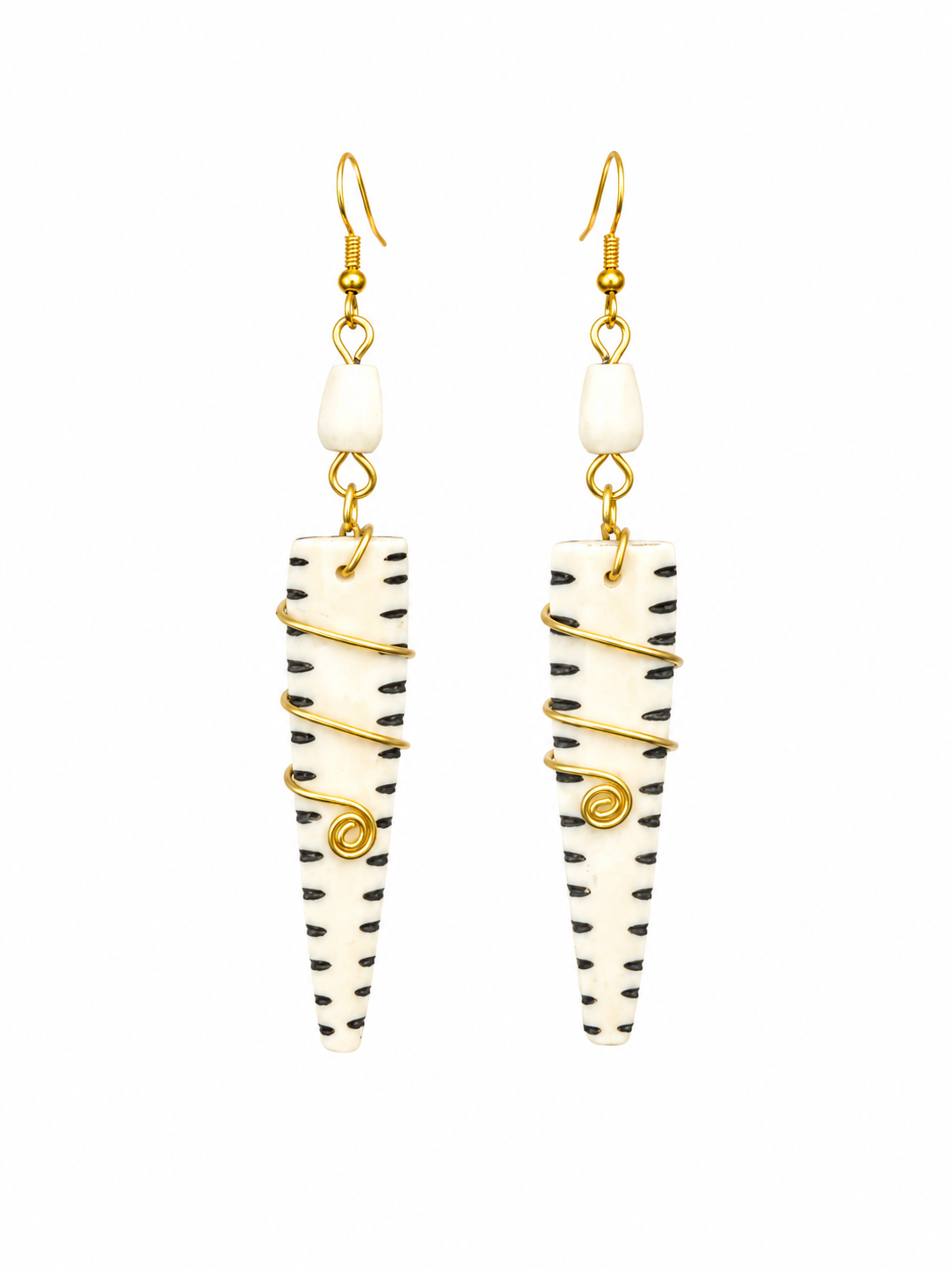 NAOMI – Boucles d'Oreilles Pendantes Ethniques Graphiques et Laiton Doré – Terre Kenya