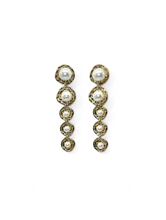 NWADIYA · Boucles d'Oreilles Longues Perles Nacrées Dorées · La Sélection Mohissa K
