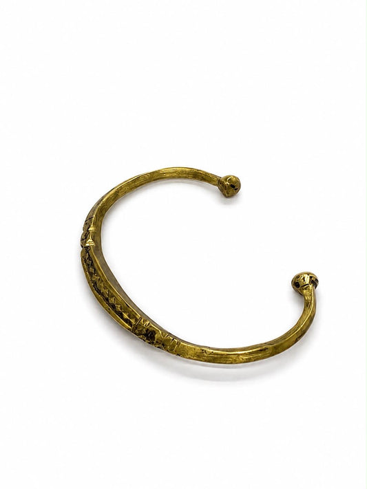 KALA – Bracelet Jonc Ouvert Gravé Style Ethnique Doré –  Terre Mali
