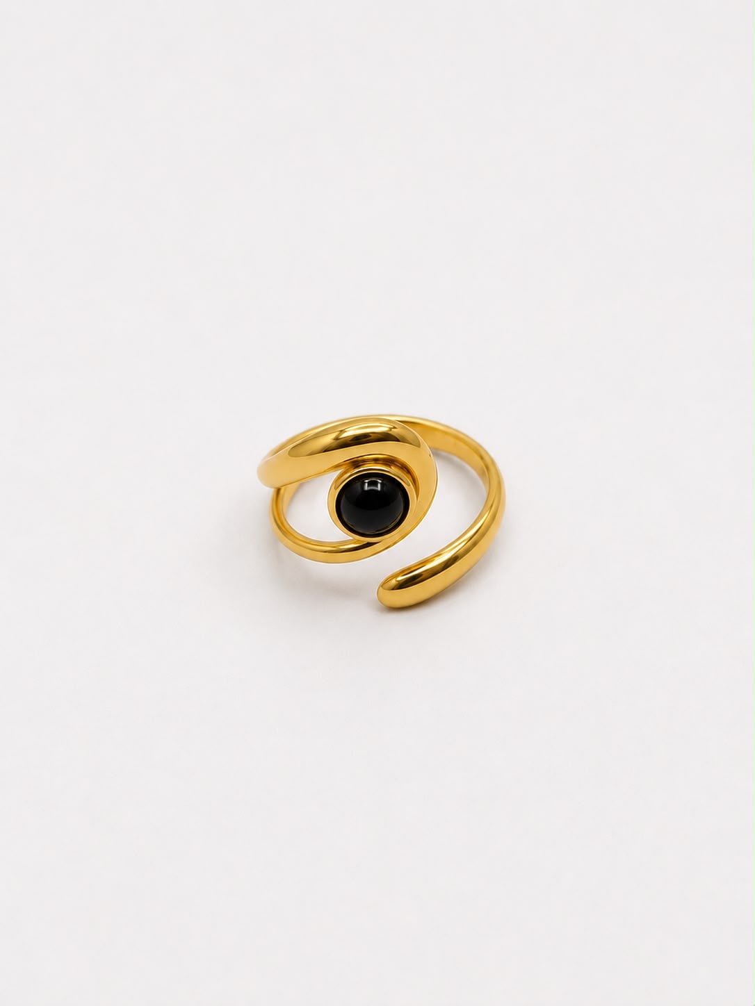 YSELIA Bague en acier inoxydable avec sa pierre noir • La Sélection Mohissa K